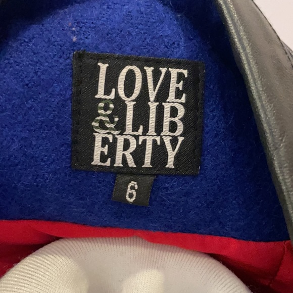Love & Liberty  Blazer size 6.100% wool. Very good condition . - Picture 8 of 9